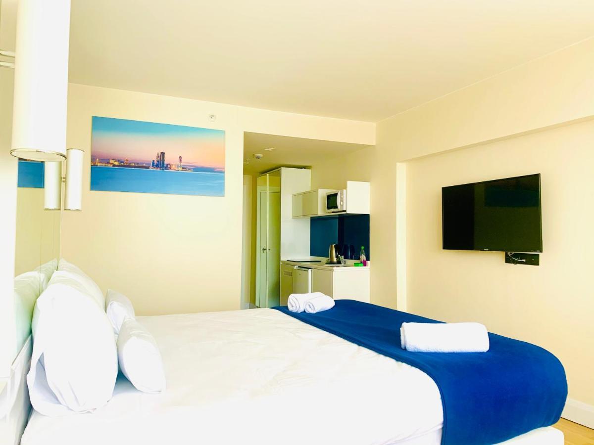 Royal Sea Breeze Apartments Батуми Екстериор снимка