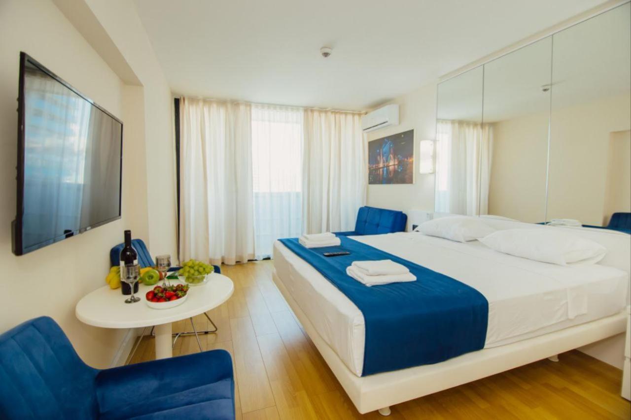 Royal Sea Breeze Apartments Батуми Екстериор снимка