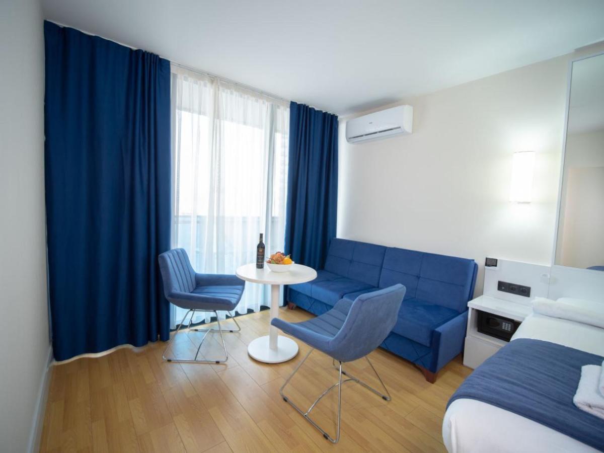 Royal Sea Breeze Apartments Батуми Екстериор снимка