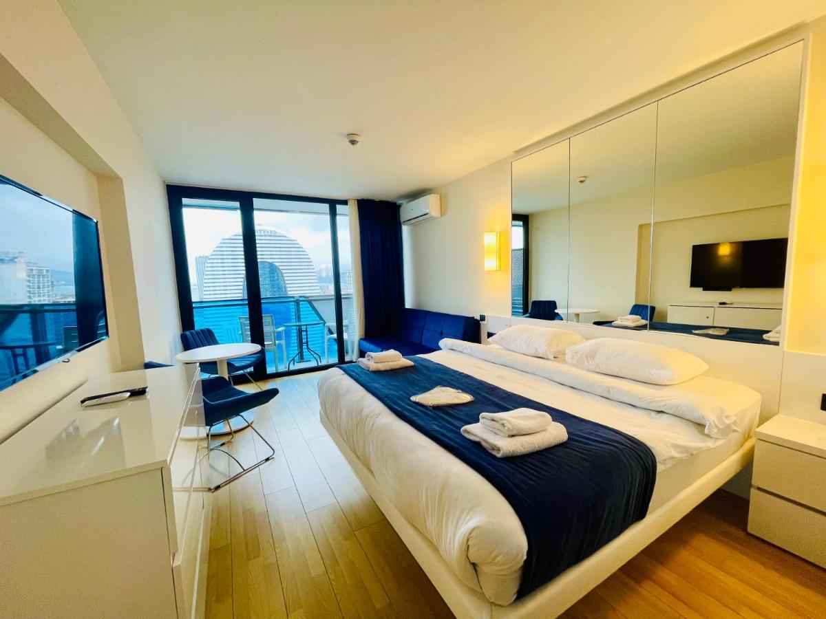 Royal Sea Breeze Apartments Батуми Екстериор снимка
