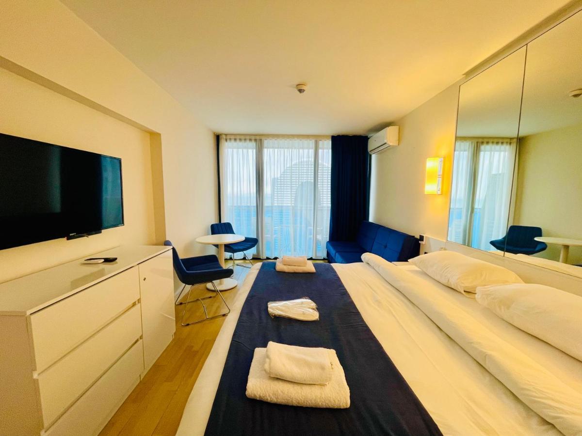 Royal Sea Breeze Apartments Батуми Екстериор снимка