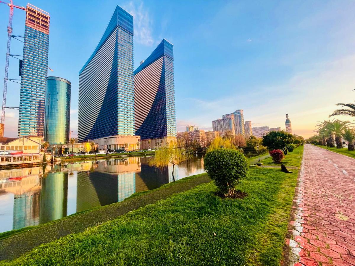 Royal Sea Breeze Apartments Батуми Екстериор снимка