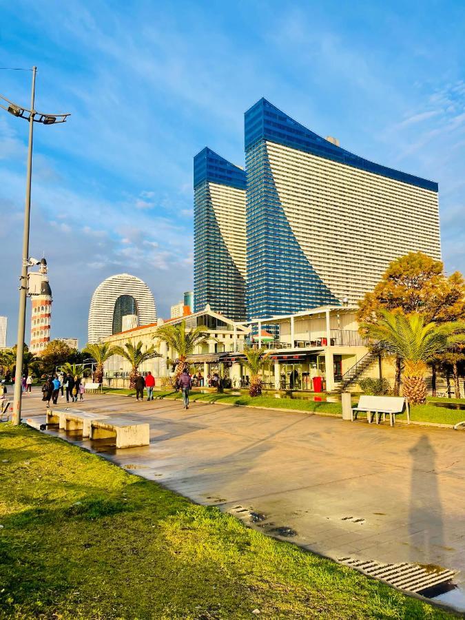Royal Sea Breeze Apartments Батуми Екстериор снимка