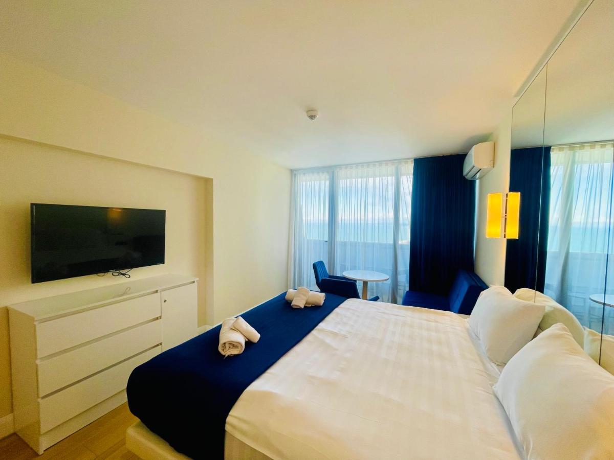 Royal Sea Breeze Apartments Батуми Екстериор снимка