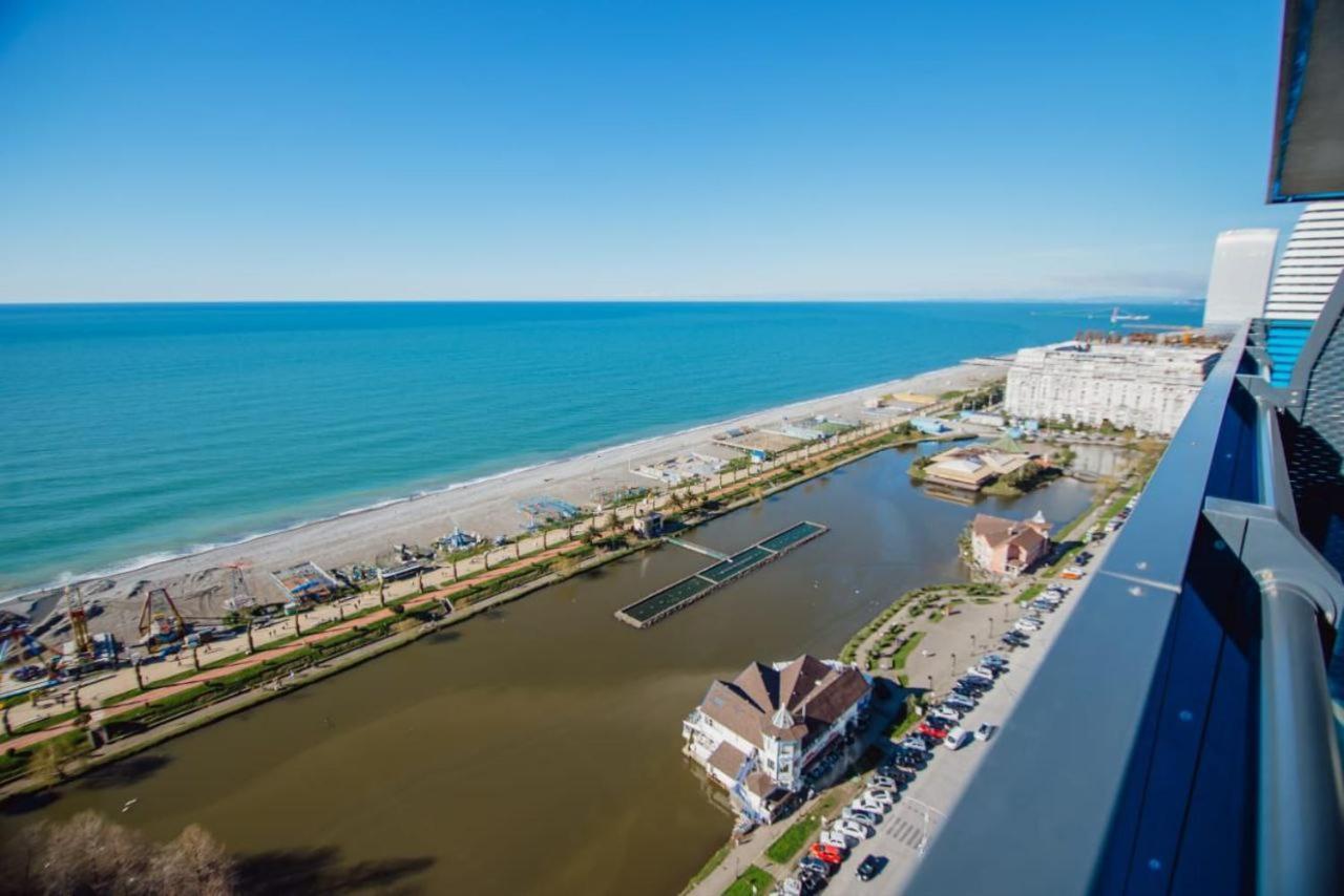Royal Sea Breeze Apartments Батуми Екстериор снимка