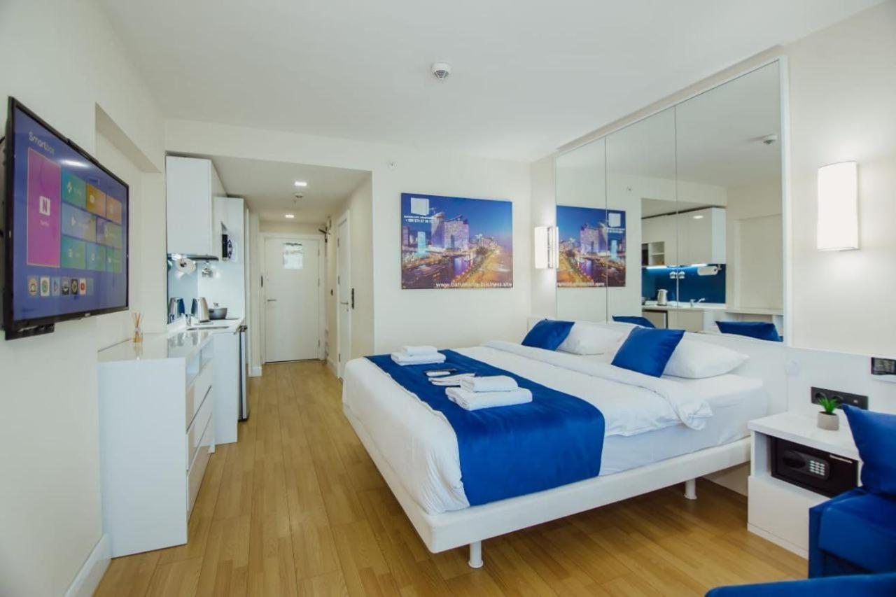 Royal Sea Breeze Apartments Батуми Екстериор снимка