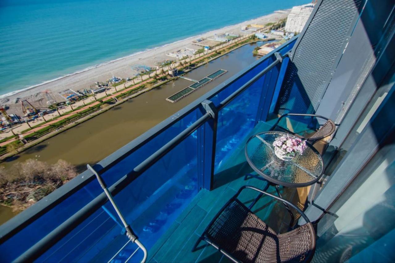 Royal Sea Breeze Apartments Батуми Екстериор снимка