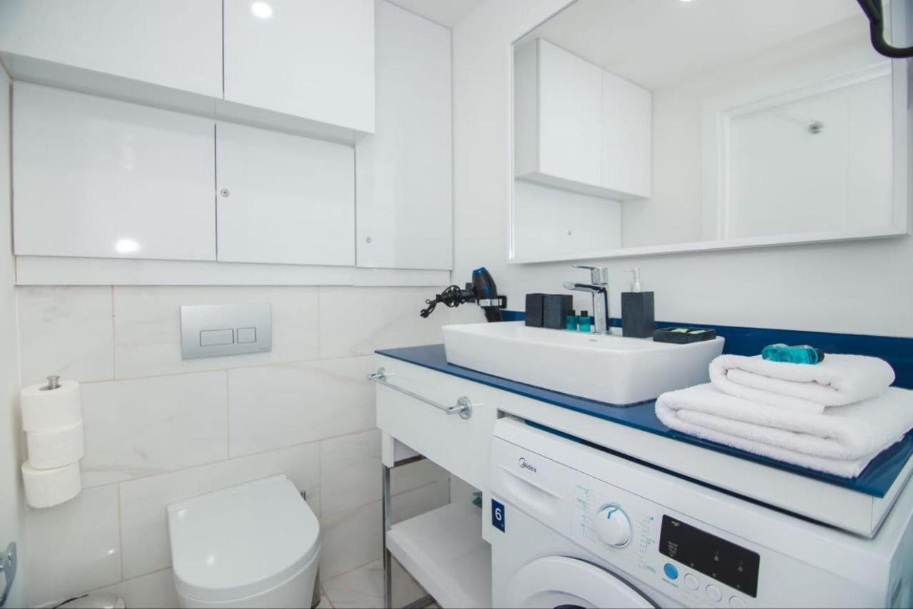 Royal Sea Breeze Apartments Батуми Екстериор снимка