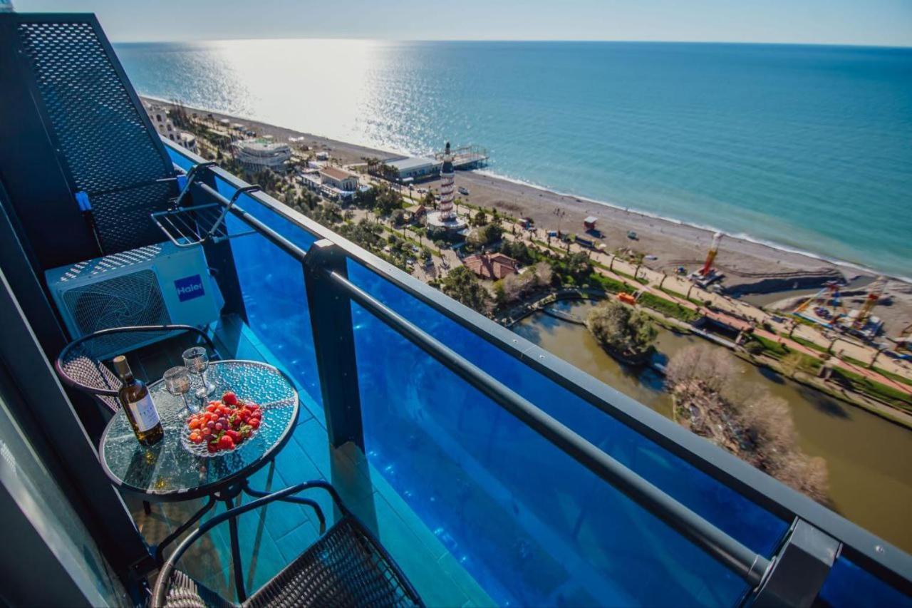 Royal Sea Breeze Apartments Батуми Екстериор снимка
