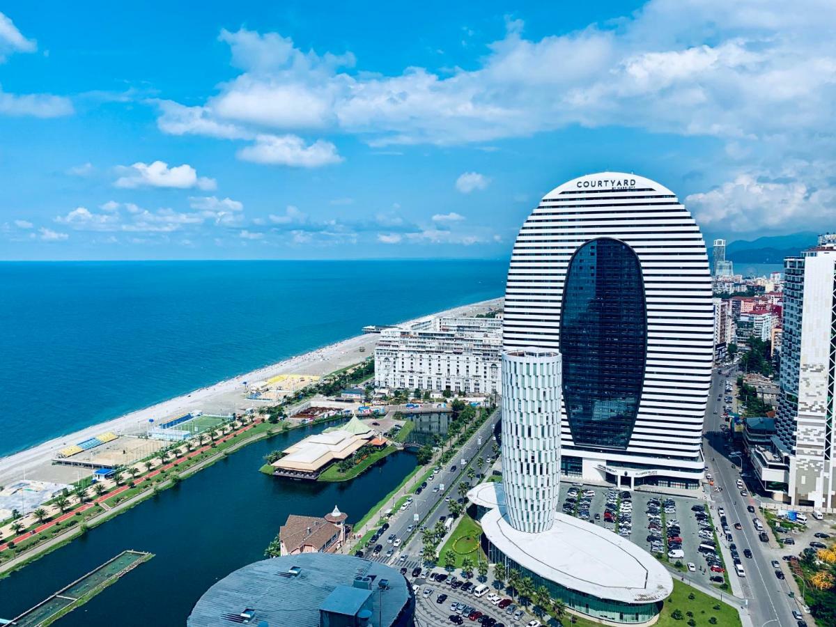 Royal Sea Breeze Apartments Батуми Екстериор снимка