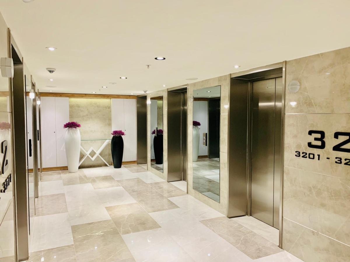 Royal Sea Breeze Apartments Батуми Екстериор снимка